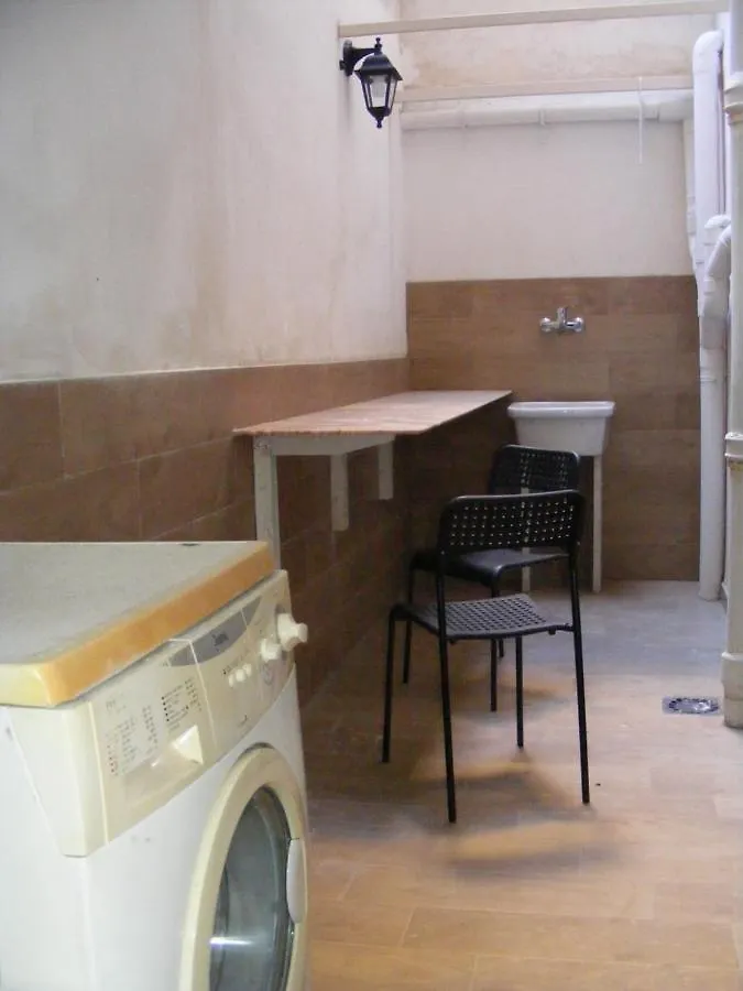 Makihome Palermo 0*,  Italy